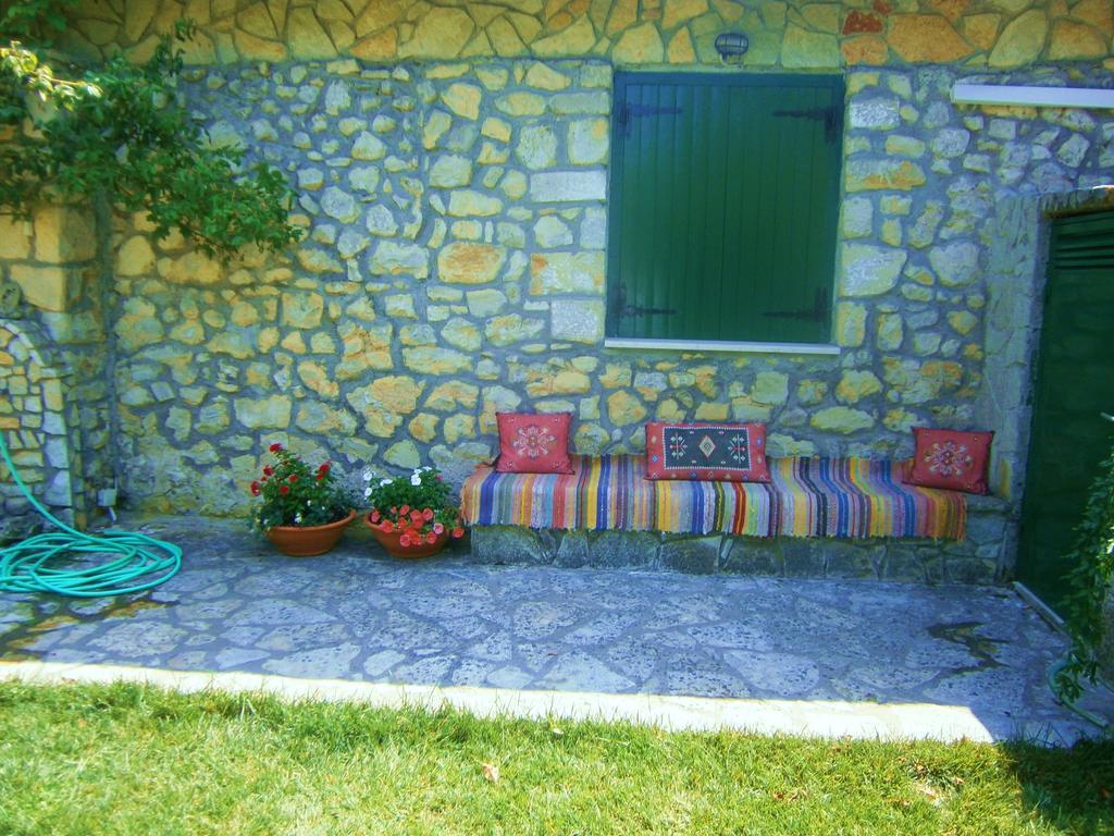 Villa Frias Asprogerakata Rum bild