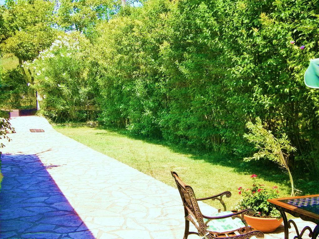 Villa Frias Asprogerakata Rum bild