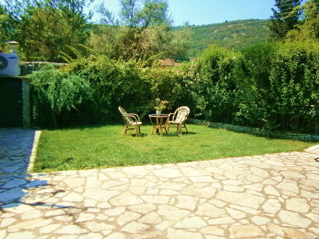 Villa Frias Asprogerakata Rum bild