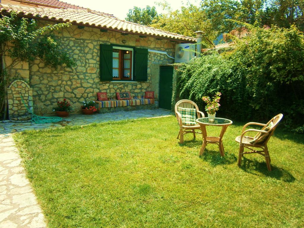 Villa Frias Asprogerakata Rum bild
