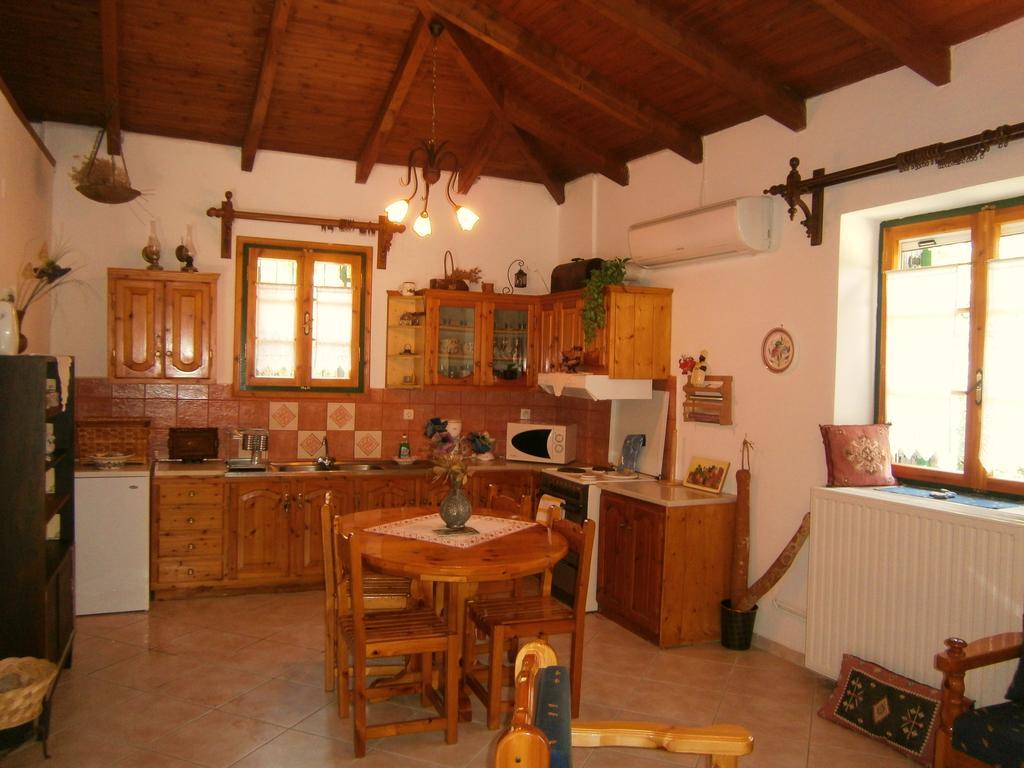 Villa Frias Asprogerakata Rum bild