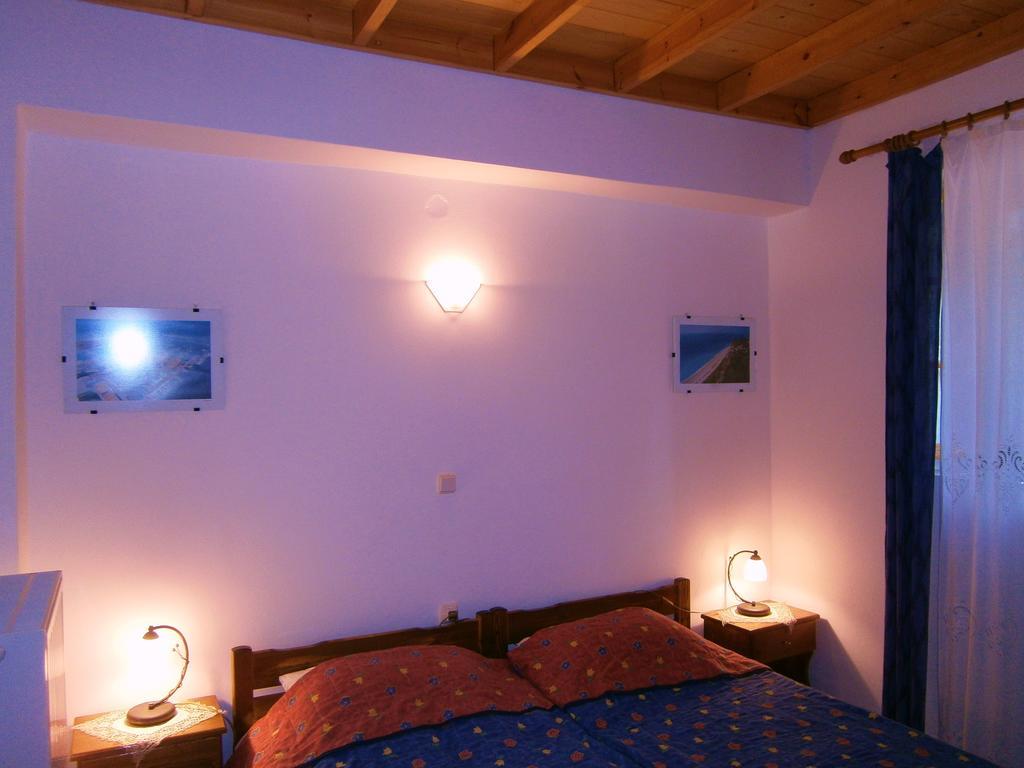 Villa Frias Asprogerakata Rum bild