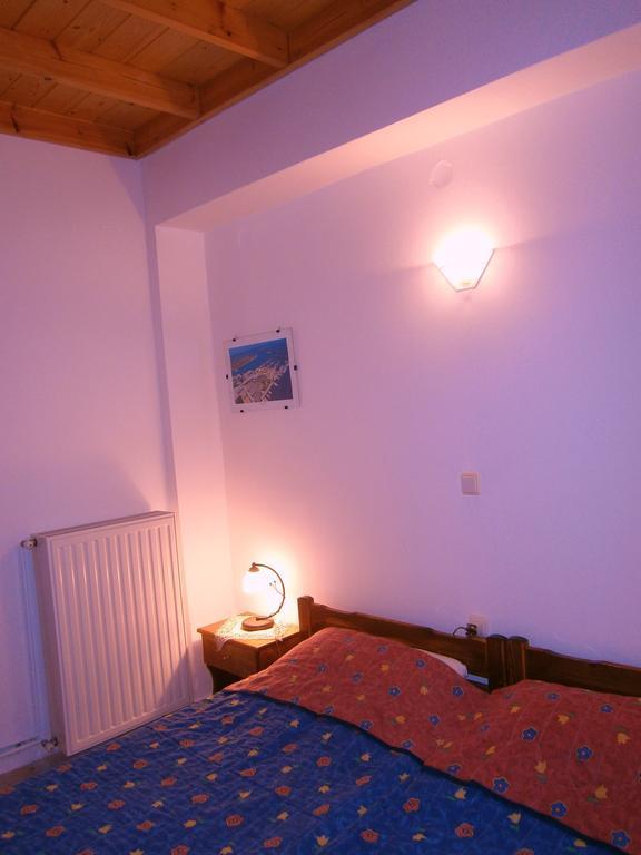 Villa Frias Asprogerakata Rum bild