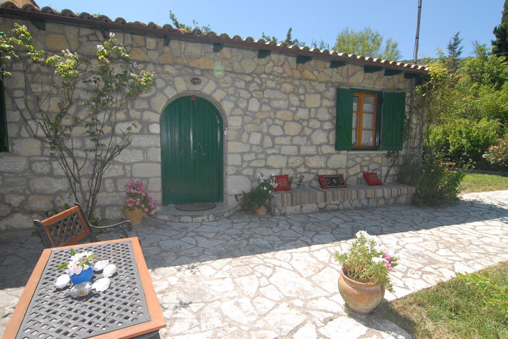 Villa Frias Asprogerakata Rum bild