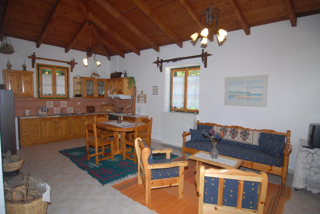 Villa Frias Asprogerakata Rum bild